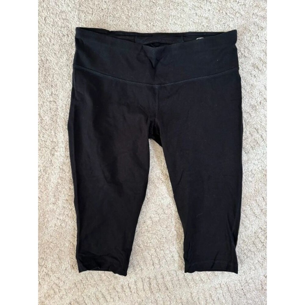 Athletic Works women’s cropped black leggings